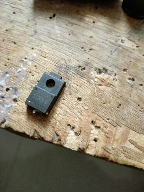 控制洗衣机进水阀的双向可控硅BCR2PM,可以