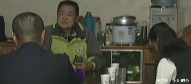 娇妻在沐足城上班,月薪两万,丈夫洗脚妹月薪两