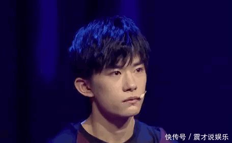 易烊千玺生日几月几号几点 t01e5b058cfc7b89d8a.jpg