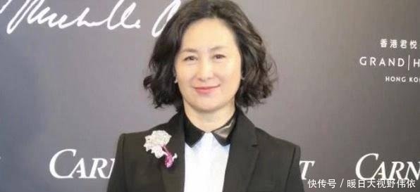 李嘉欣与许晋亨秀恩爱领200万生活费,前妻何超