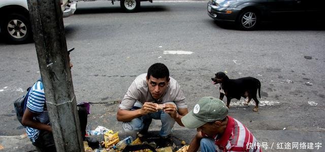 此国没有战争, 却有200多万人逃离家园, 到邻国