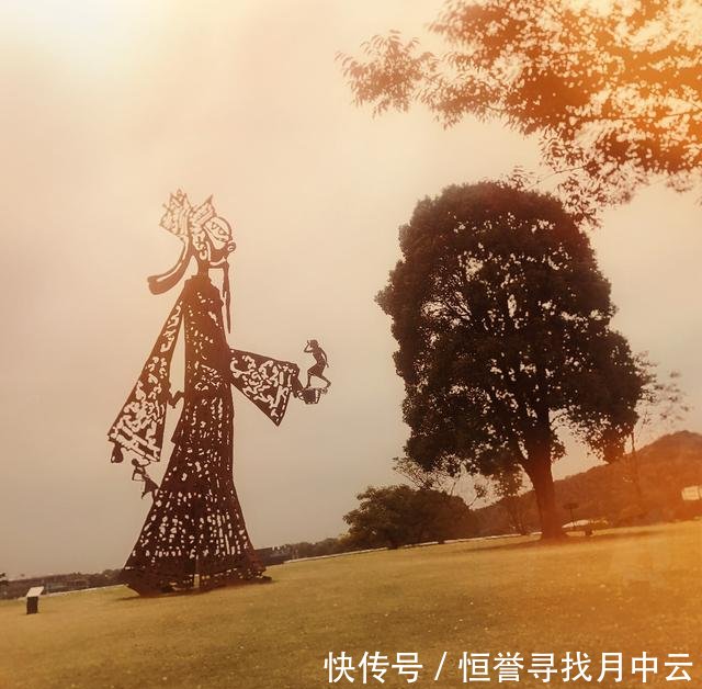 点评松江区佘山月湖公园的上海万人相亲会以年