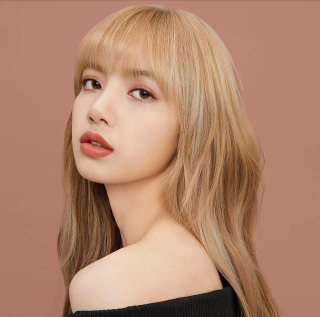 lisa海报公布 高冷性感气场全开 杨社长透露blackpink新专辑超炸