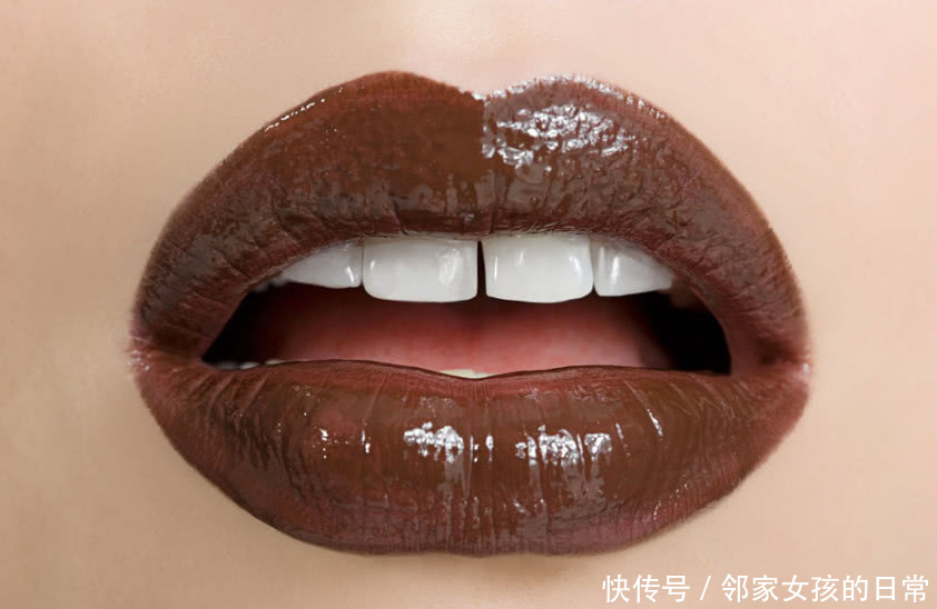 心理测试:4个性感嘴唇,哪个最有魅力?测身边有几个人在暗恋你