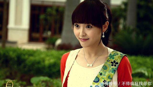 唐嫣牵手姿势引热议,后台采访拒谈感情,罗晋一