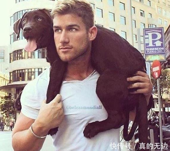 听说养狗的男生颜值都不差,狗狗和帅哥是这世