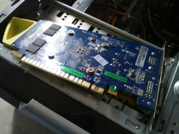 电脑换成独立显卡后,显示屏没信号,缓存集成显