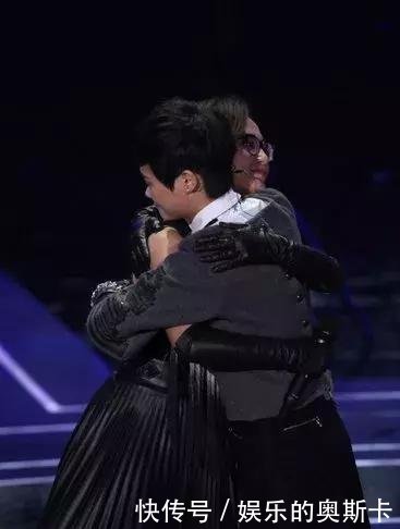 周笔畅、黄雅莉拥抱打破不和传闻,超女重聚让