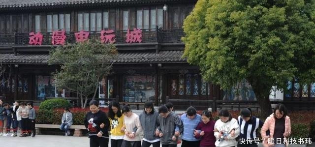 泗阳县公安局组织女警开展红色教育拓展活动