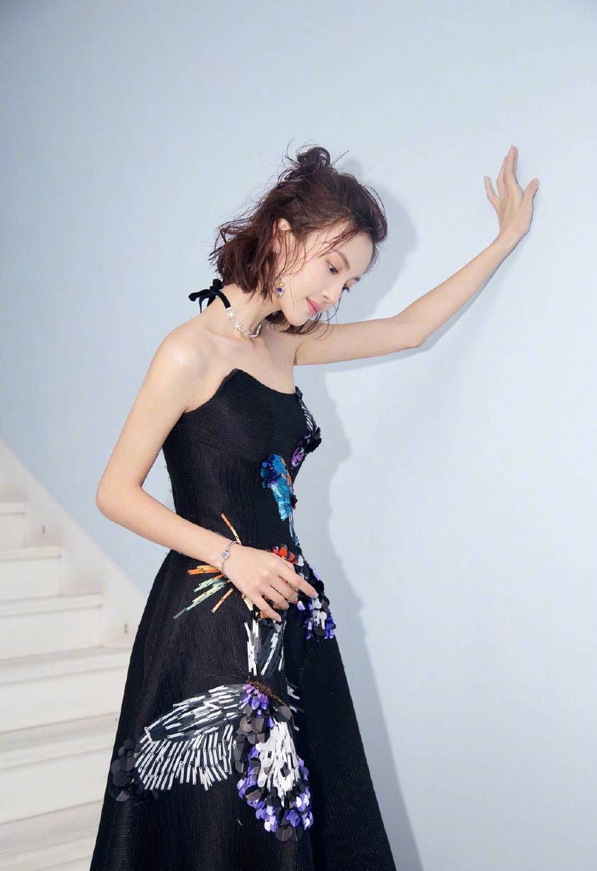 她是邓伦的前女友,气质不输高圆圆,搭档汪东城