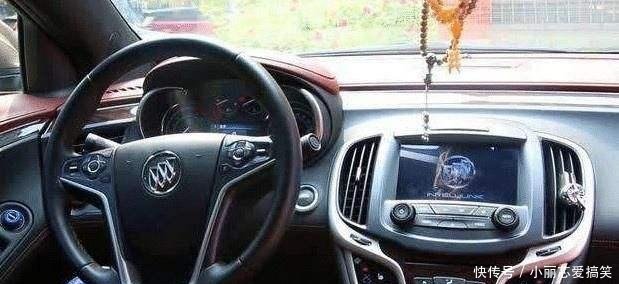 自动挡汽车等红灯挂什么挡老司机这样挂挡最伤