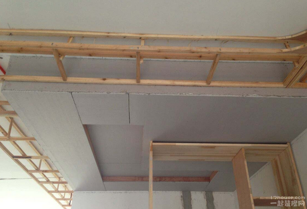 石膏板吊顶的分类及选购技巧_360问答