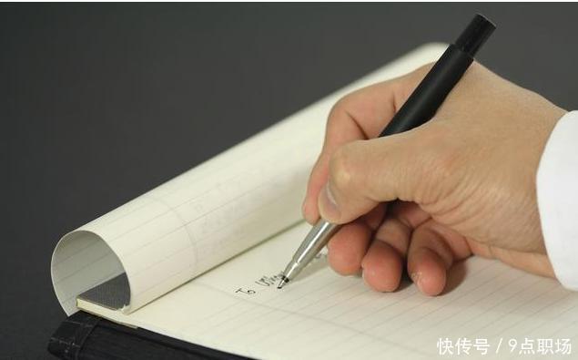 “用5分钟说服我300元买一支钢笔”,他用了这一招,让面试官懵了