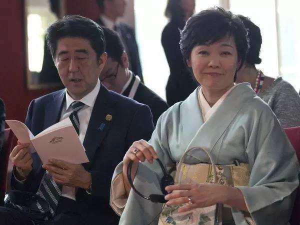 安倍母亲斥责媳妇:首相夫人不是什么人都可交往的