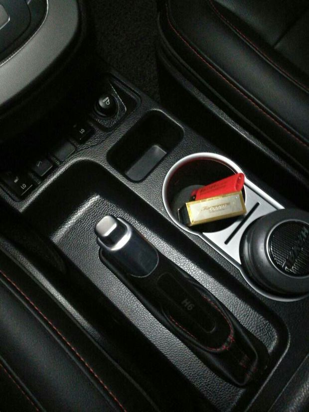 2015款哈弗H6运动版自动挡改装中央通道 塑料