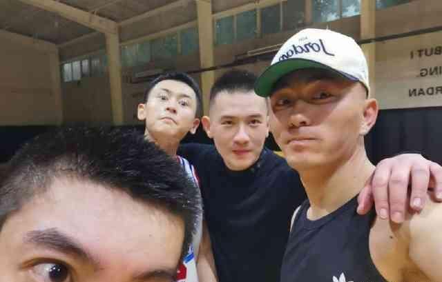 神奇的朋友圈!杨洋杜江张哲瀚一起打篮球