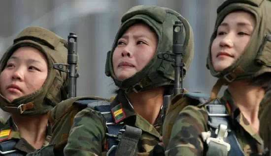 不爱红妆爱武装:全球巾帼大检阅