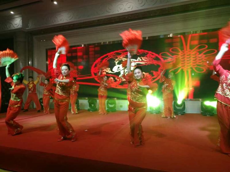 一个茅台酒大商的精彩\"春晚\"