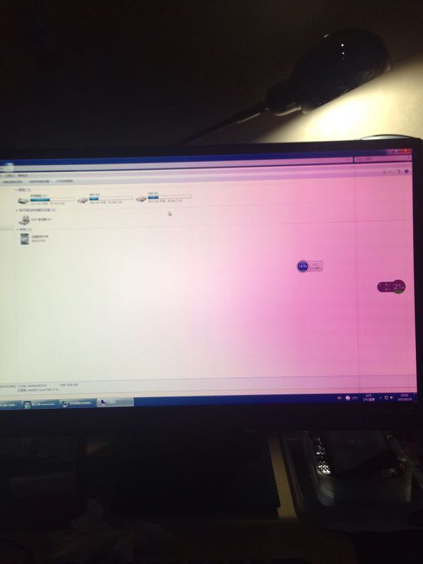 液晶显示器突然右边便红有波纹,是什么原因?_