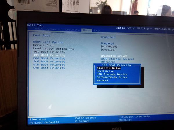 DELL笔记本1528把硬盘重新分区安装WIN7系