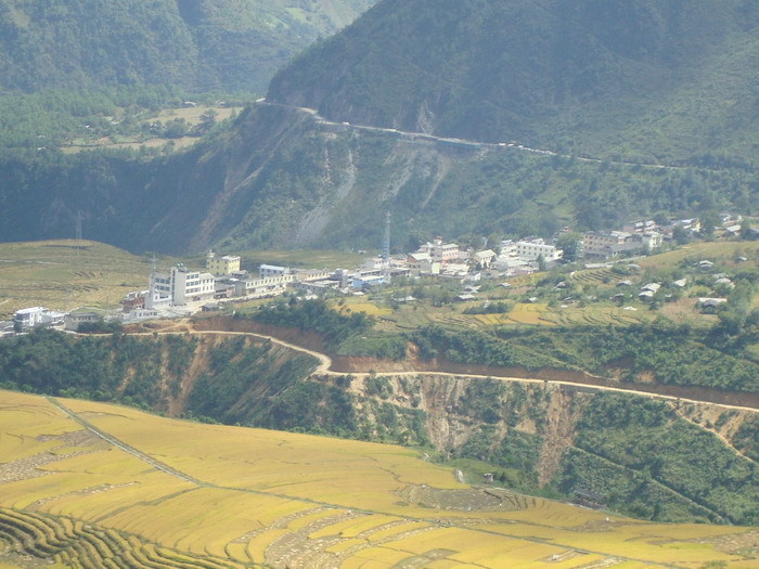 乡镇概况 贡山县丙中洛乡,位于贡山县北部,北靠西藏察隅县察瓦龙乡,南
