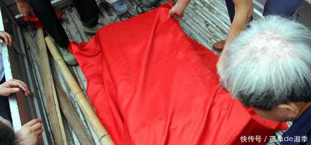 安徽芜湖志愿者千里送抗战英雄墓碑回故乡,73