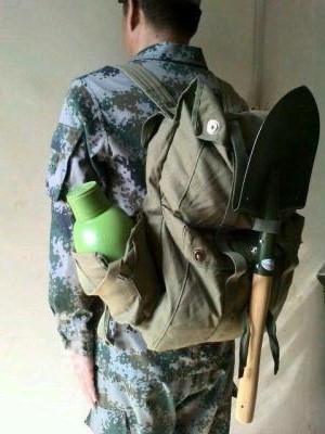 205工兵铲上的两个洞有什么用_360问答