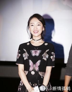 周冬雨替身疑曝光!「单眼皮眯眼笑」同步100% 网友狂赞可爱:真的好像 ag真人试玩