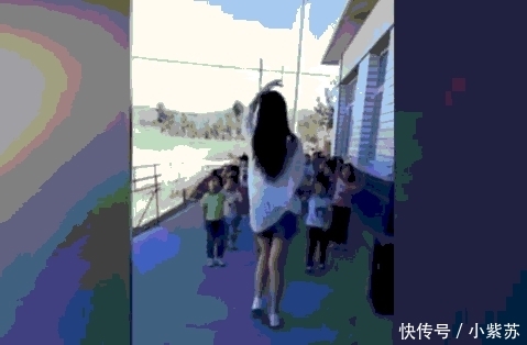 90后女孩穿成这样上舞蹈课 网友: 考虑过小孩