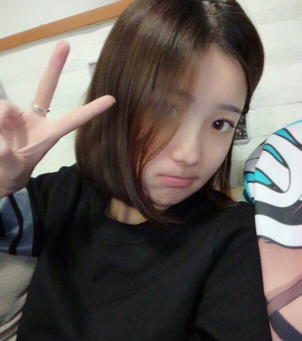 这同事怎么了,老是买零食给我吃,让我在公司都