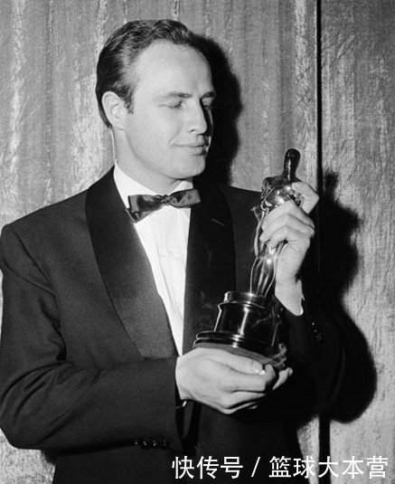 马龙白兰度:风流成性,最是人间留不住,朱颜辞镜