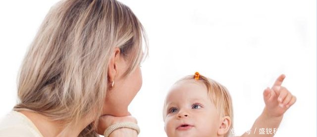 1-1.5岁宝宝如何才能更聪明试试这些在家就能