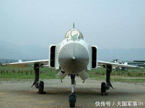 世界上最后一种第二代战斗机--歼8