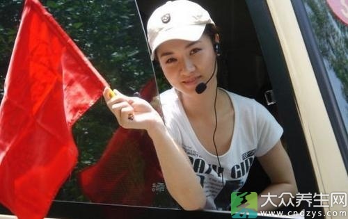<em>美女</em>穿短裙<em>憋尿</em>图片_360新闻搜索