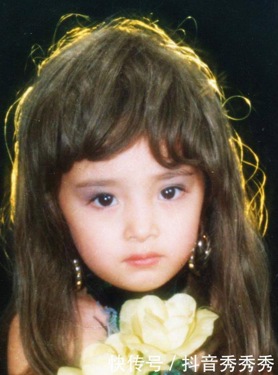 一组杨幂小时候的照片,让我们一睹女神童年时