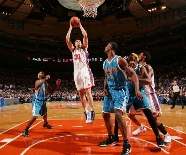 问个NBA的问题:请问詹姆斯、安东尼他们那一