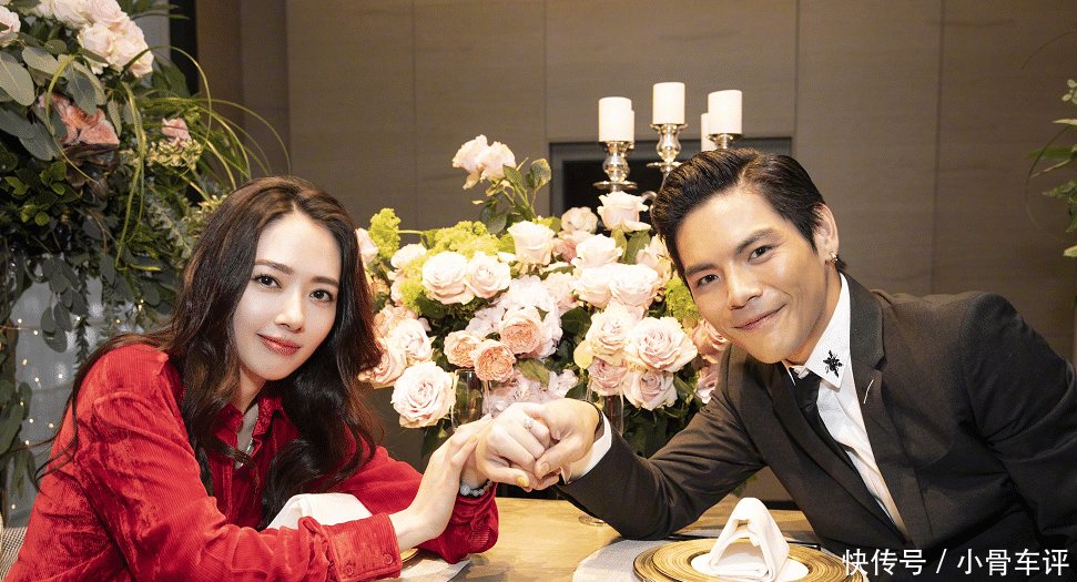 向太泄密向佐求婚郭碧婷,双方父母全出现,怀