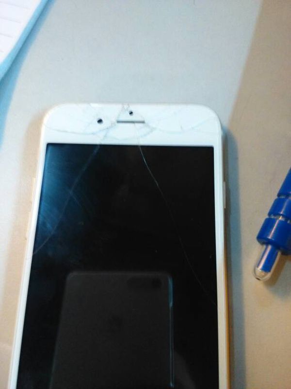 仿iPhone6,屏炸了,能换吗,还有充电器坏了能换