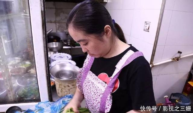 男孩重病父亲消失,不忍母亲一人苦撑欲为其征