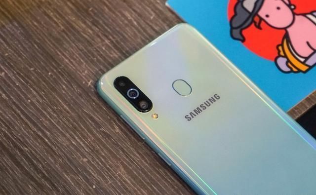 三星A60元气版,我不是针对谁,论性价比在座的