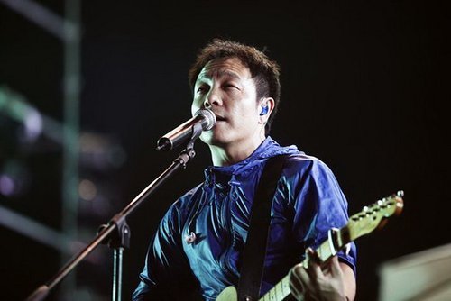 许巍故乡的歌谱