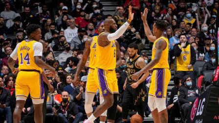 2021-2022赛季NBA集锦 詹姆斯36+9 威少20+三双绝平救主 巴恩斯31+17 湖人加时力擒猛龙