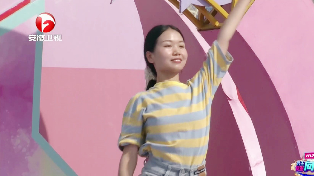 舞蹈老师现场展示“舞艺”