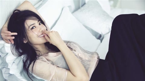壹周联播 壹周联播：高圆圆婚前狂秀曲线