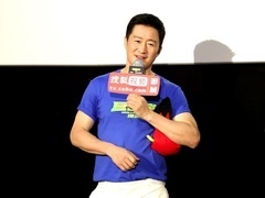 搜狐视频影展 吴京联手杰森·斯坦森七千米海下大战巨齿鲨 片场成美食文化传播大使