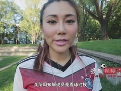 搜狐视频世界杯特别报道 第十二期 世界杯解说员狂露大白腿《先疯人物》