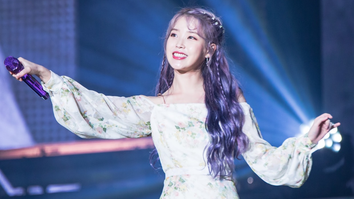 Oh My思密达 IU出道十二周年出演《柳熙烈的写生簿》，韩国女团直播被要求露腿