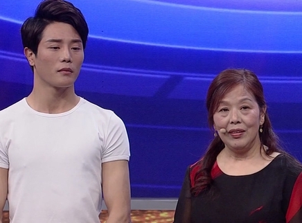 跨时代战书 歌手为“妈妈”而战