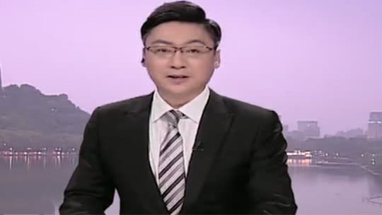1818黄金眼 舟山:台风“玲玲”逼近 渔船归港避风