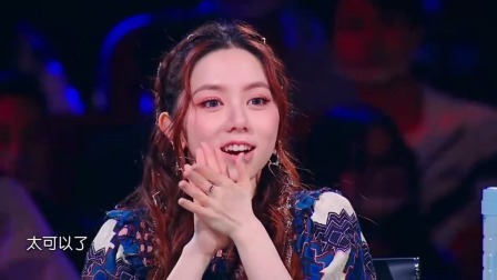 体育show 健身哥在节目上大秀绝活，看的邓紫棋口水都快流出来了